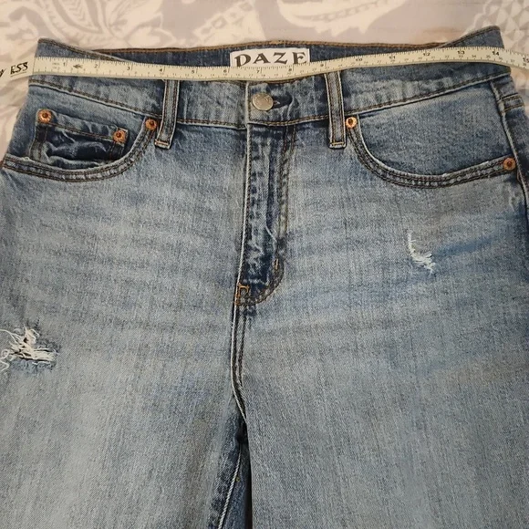 Daze Distressed jeans in great condition! - Picture 10 of 12